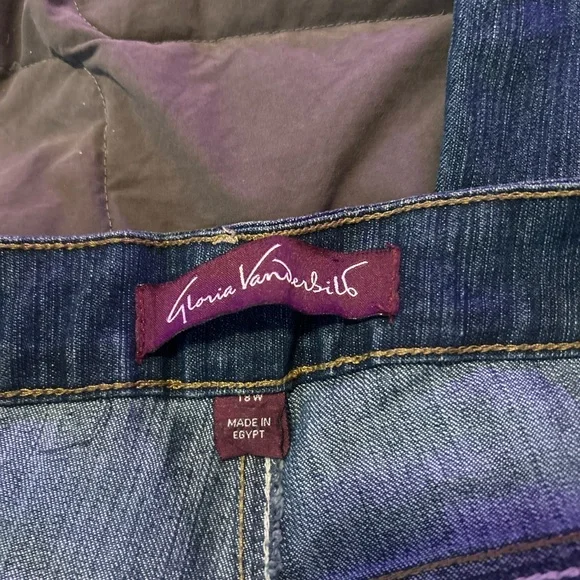 Gloria Vanderbilt Embroidered Wide Leg Jeans – Size 18 / 44” Outseam - Picture 4 of 7